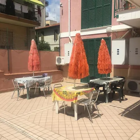 Villamareblu アパート *